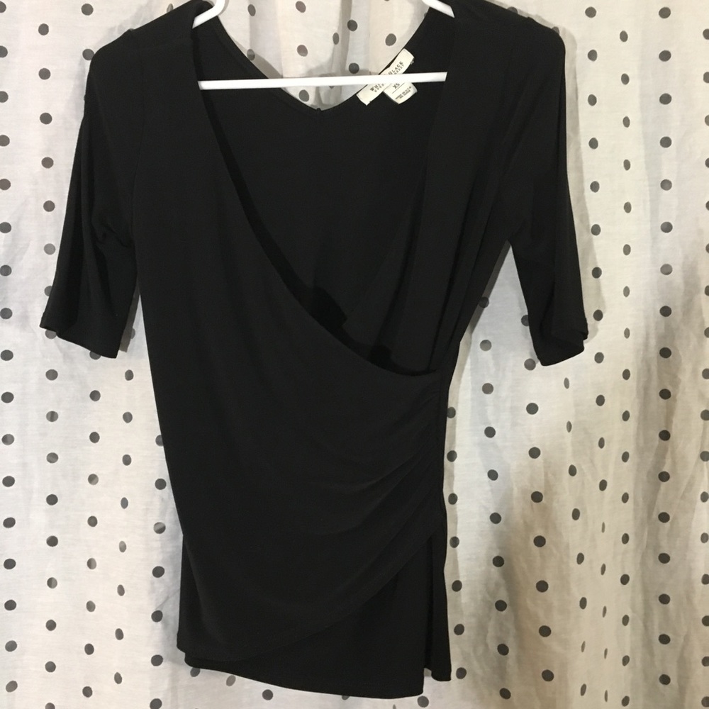 Basic White House/black market black top